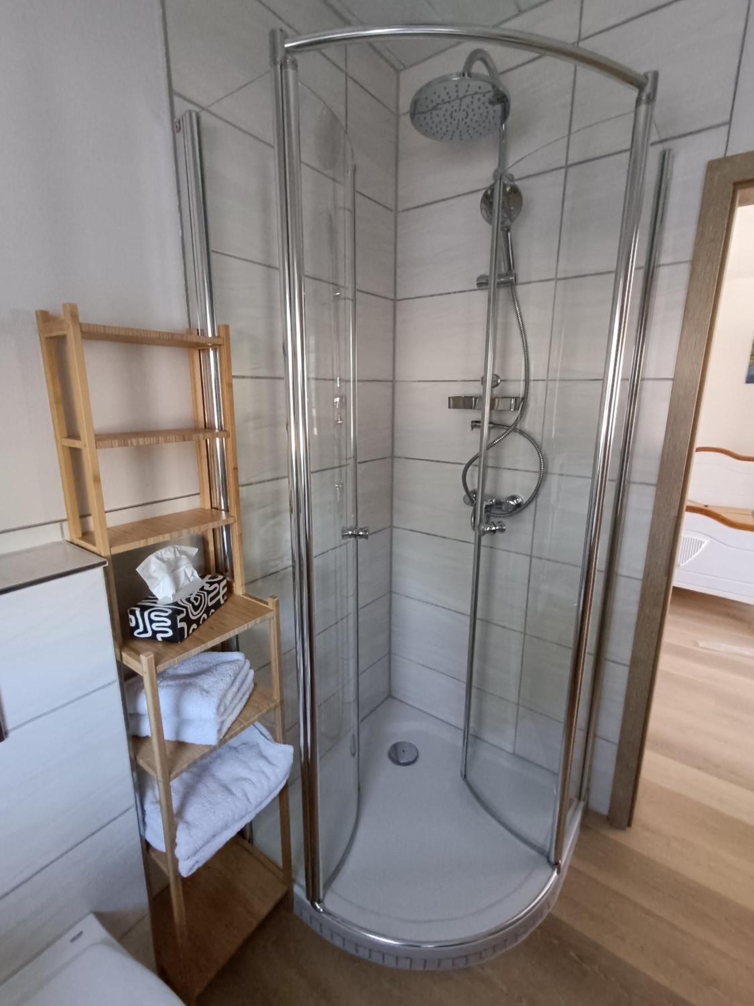 Moselferienweingut Schaefer Appartement Wintrich Kamer foto