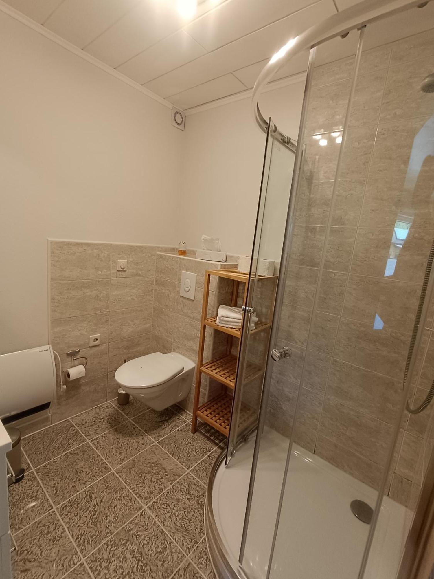 Moselferienweingut Schaefer Appartement Wintrich Kamer foto