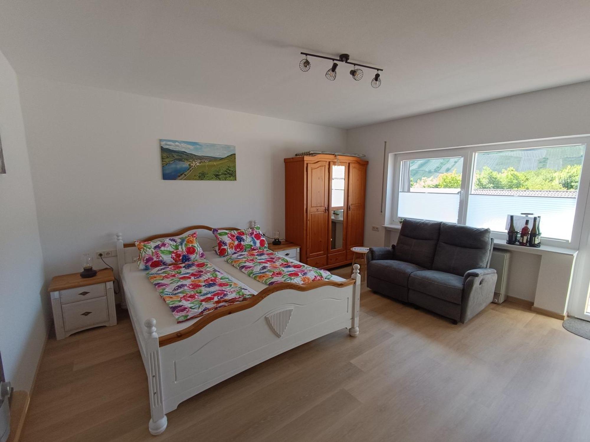 Moselferienweingut Schaefer Appartement Wintrich Kamer foto